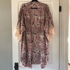 Victoria’s Secret kimono robe size XS/S